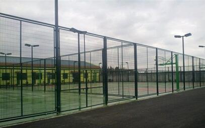 護欄網(wǎng)廠家.jpg 護欄網(wǎng)廠家.jpg